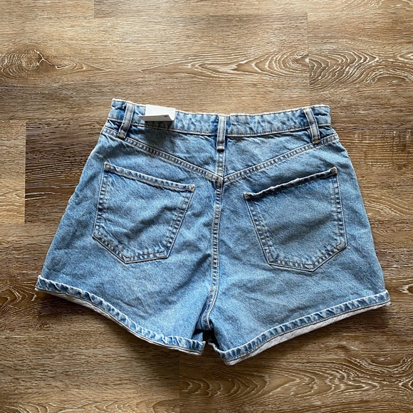 New Zara Distressed Blue Jean Hi Rise Shorts! - Picture 3 of 3